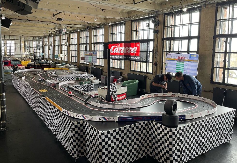 ERSTER CARRERA-CUP ENTFACHT SPORTLICHEN EHRGEIZ